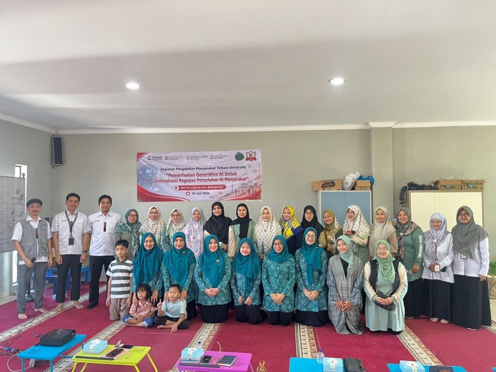 Tim Dosen Telkom University Gelar Pelatihan Generative AI dan Digital Marketing untuk Warga Desa Lengkong